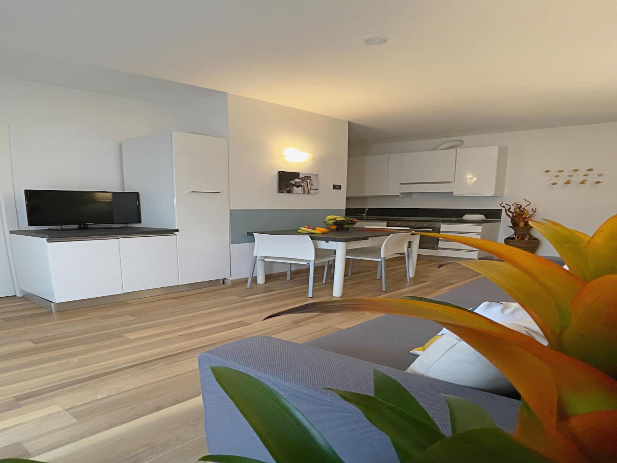 Candiani B1 Bilocale Appartement *